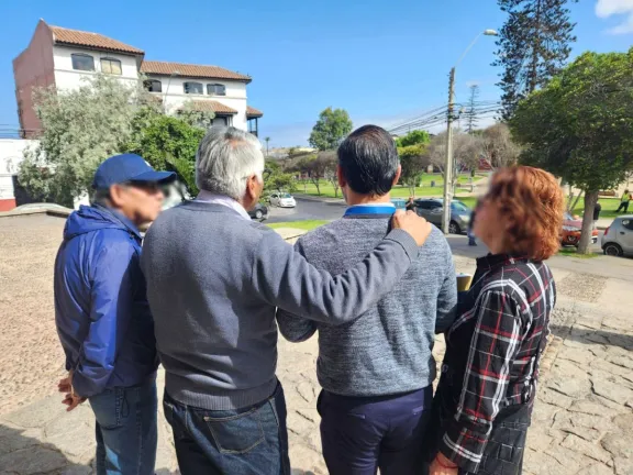 Alcohólicos Anónimos: una luz de esperanza para personas que viven con alcoholismo
