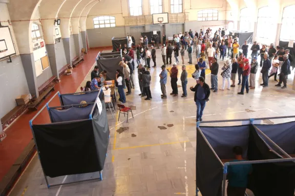 ¡Se buscan firmas! Los candidatos independientes que quieren dar la sorpresa en la región
