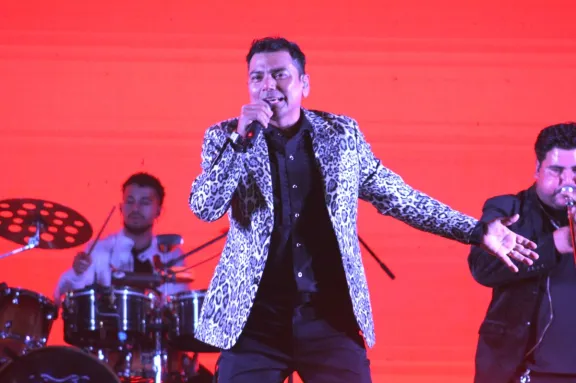 Ovalle cerró las celebraciones de aniversario con espectáculo artístico y boulevard