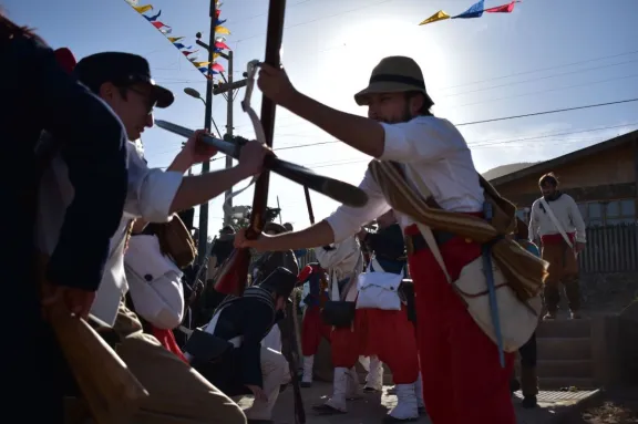 Estudiantes de La Serena recrean batalla de Los Loros