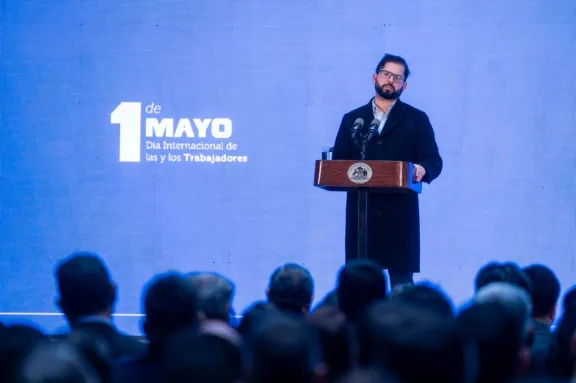 Boric defiende reducción de jornada laboral: "No se vive para trabajar, se trabaja para vivir"