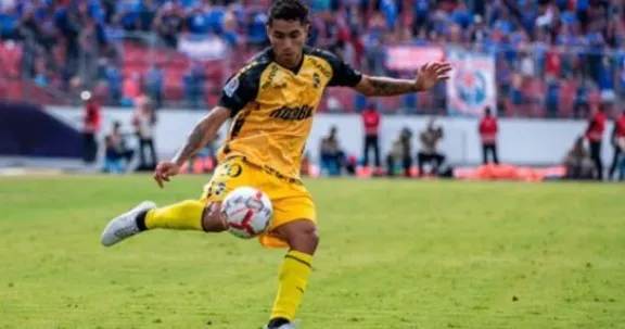 No solo la “U” y Colo Colo: Aseguran que Luciano Cabral recibe tentadora oferta desde Europa