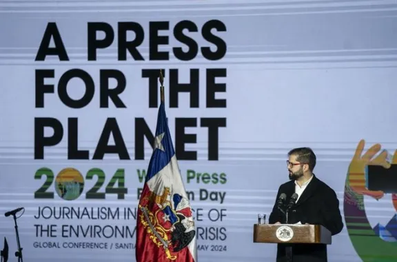 Esta jornada: interrumpen discurso de Boric por Día de la Libertad de Prensa