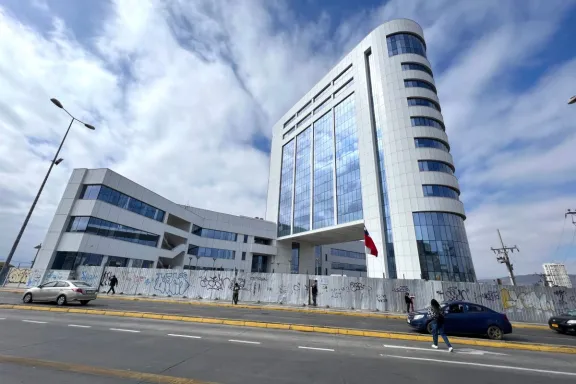 Municipio impugna saldo de deuda que originó orden de arresto contra alcalde Manouchehri