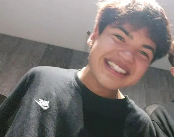 Un año sin Christopher: Madre recuerda poema que alertó suicidio que colegio pasó por alto