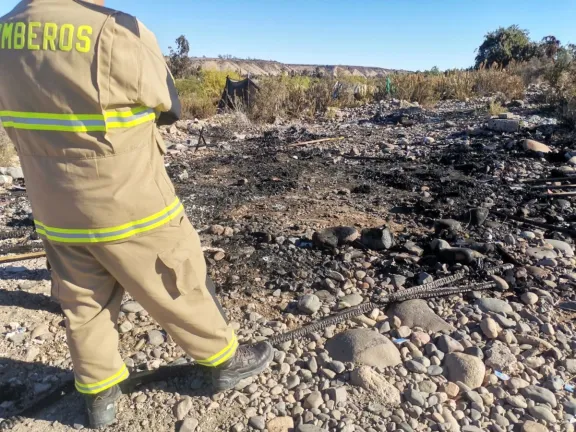 Persona en situación de calle muere en incendio de su ruco en la comuna de Ovalle