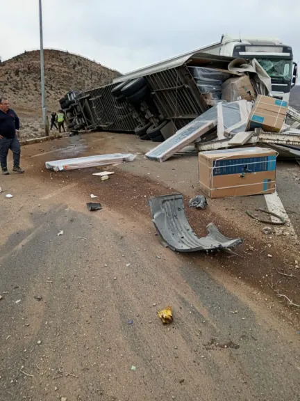 Ahora: Accidente vehicular en Ruta 5 Norte deja dos personas lesionadas en Punta Colorada