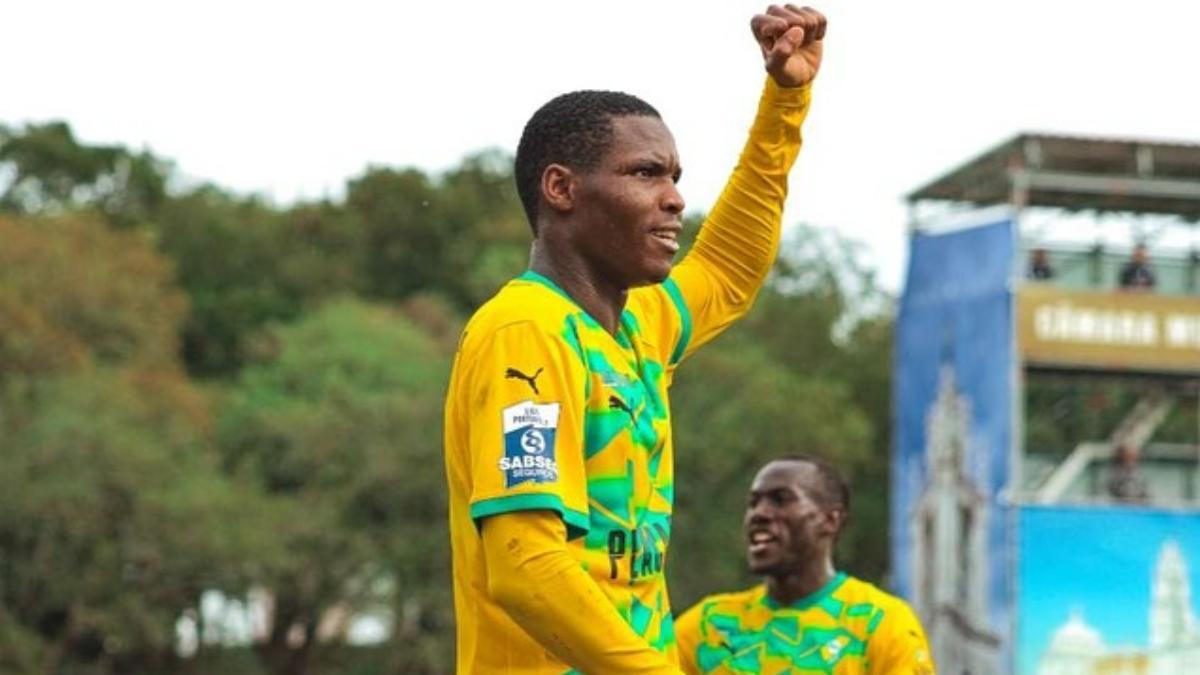 Ousmane Diao, el central senegalés de 19 años por el que se 'pelearán' Sporting y Benfica