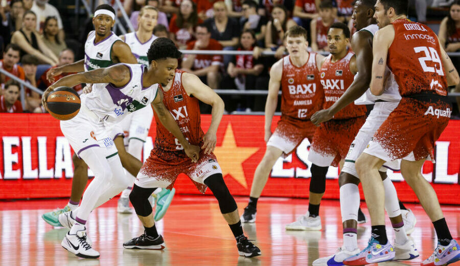 El Unicaja, segundo semifinalista de la Liga Endesa tras ganar en Manresa