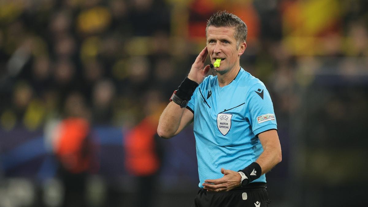 El árbitro Daniele Orsato, en un partido de Champions League esta temporada