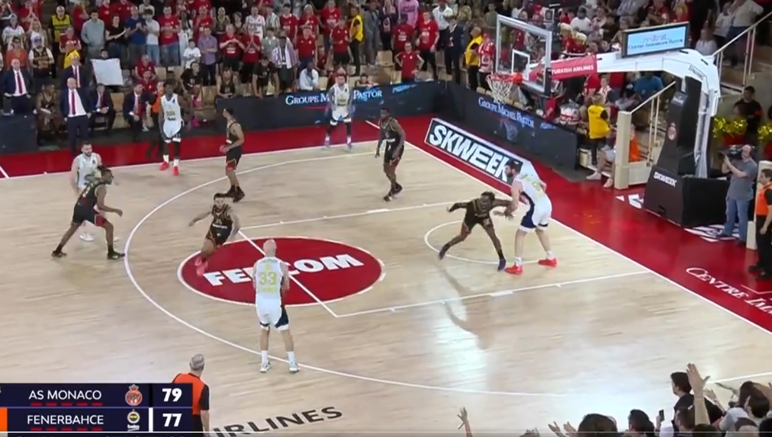 El triple de Calathes que ha metido al Fenerbahçe en la Final Four (vídeo)