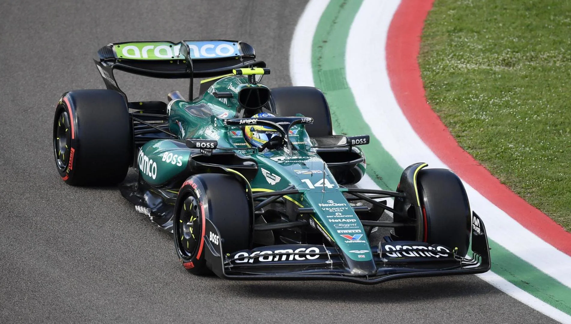 Ferrari deja esperanzas con Leclerc y Alonso se pica con Hamilton