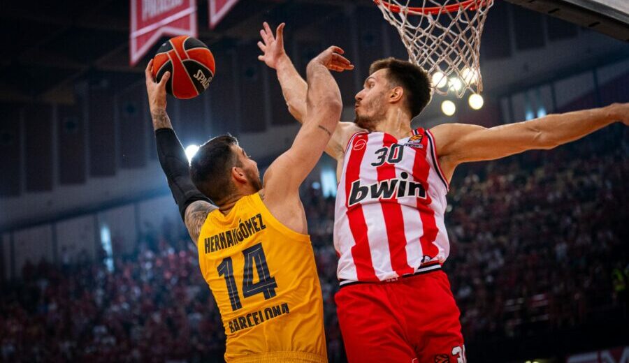 El Olympiacos arrasa y lleva al Barça al 5º partido en el Palau