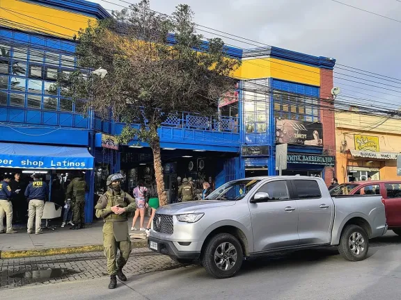 Fiscalizan locales comerciales de la Galería Azul en la comuna de Ovalle