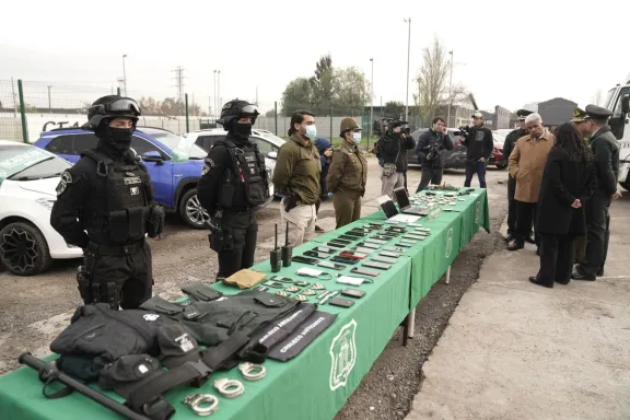 Armas, municiones y drogas: El arsenal hallado en casa de gendarmes de Huachalalume
