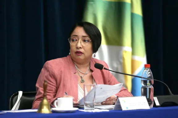 Contraloría abre investigación contra gobernadora por cobro de dinero a funcionarios