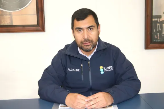 Alcalde de Illapel sobre incendio en Plaza de Abastos: “Tenemos múltiples interrogantes sobre su origen”