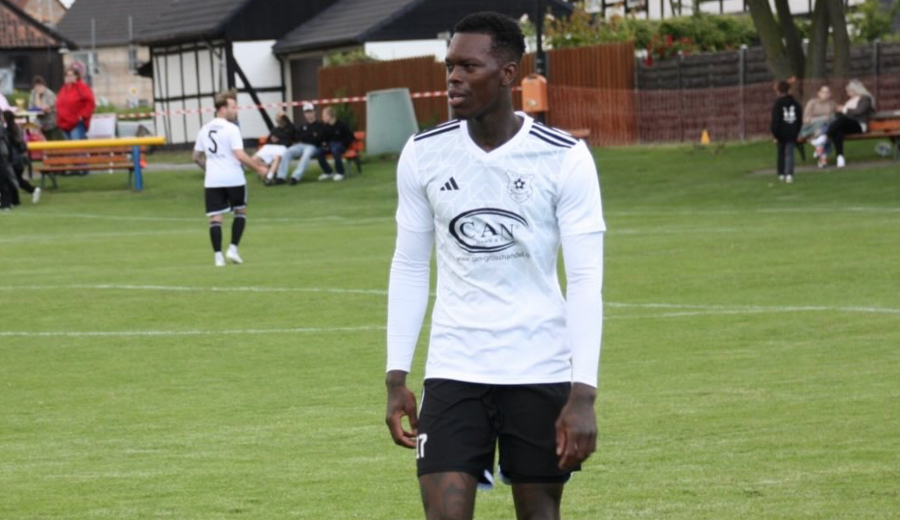 Dennis Schröder debuta como futbolista: así fue su estreno en Alemania