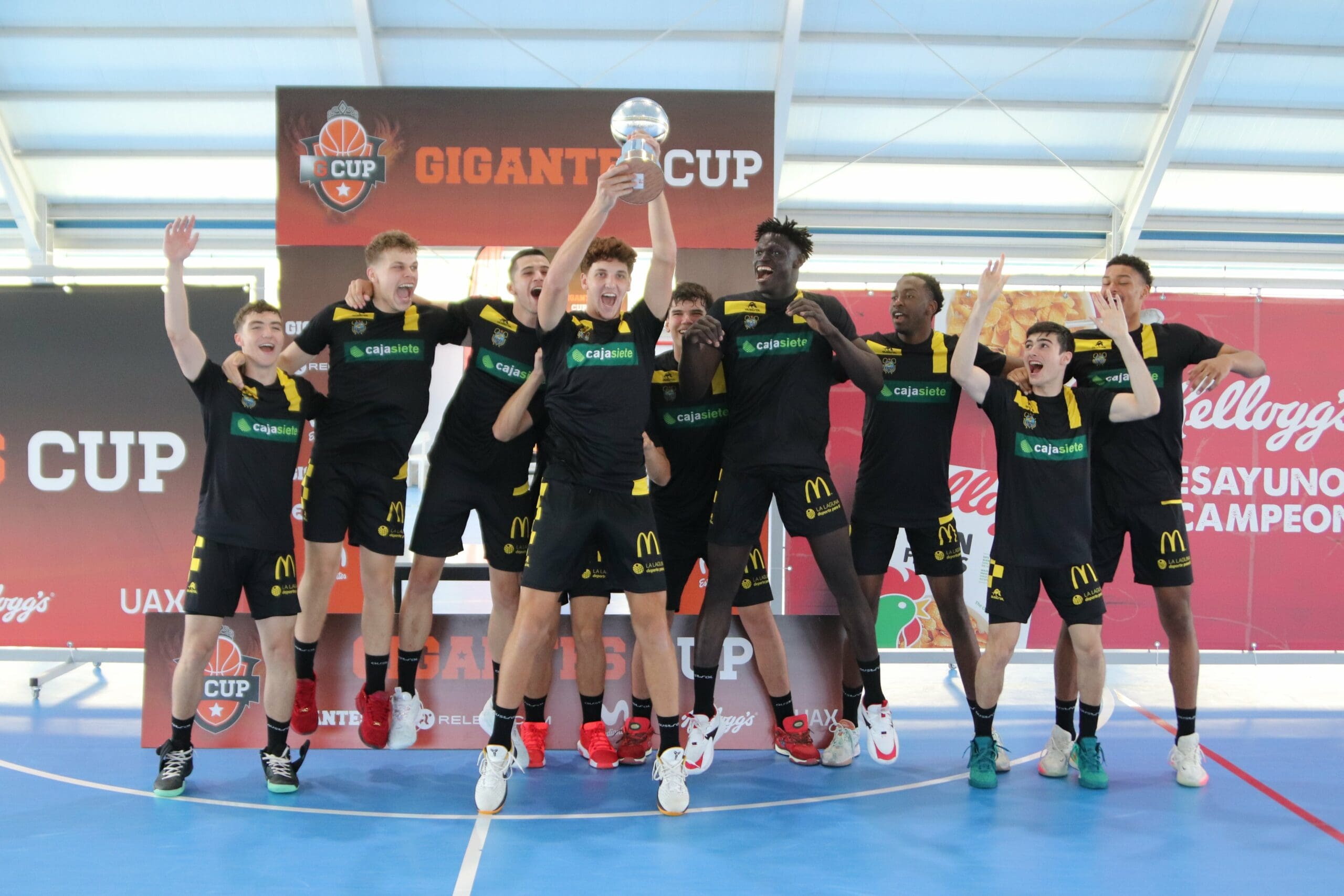 Un Cajasiete Canarias pletórico conquista la Gigantes Cup