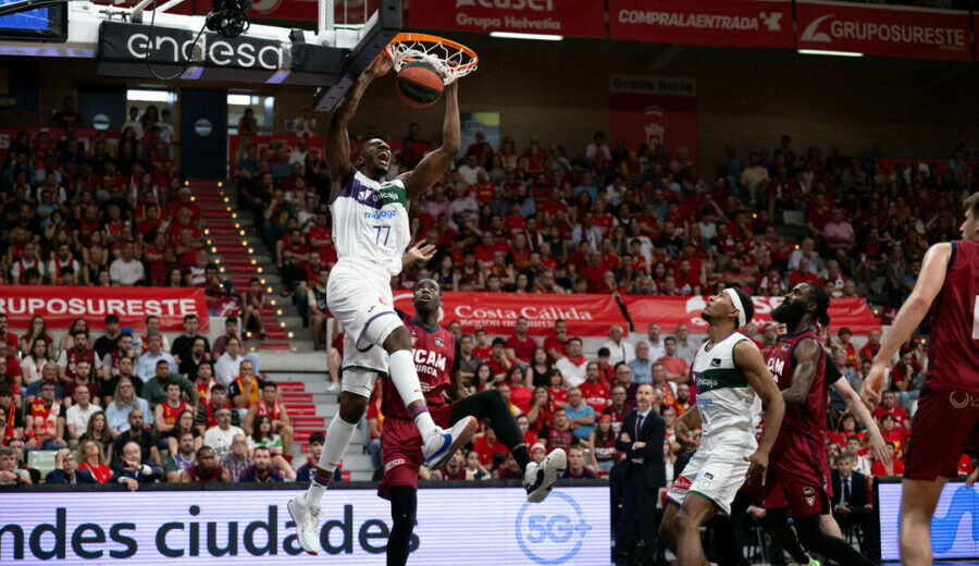 El Unicaja firma un gran inicio que le permite forzar el 4º partido