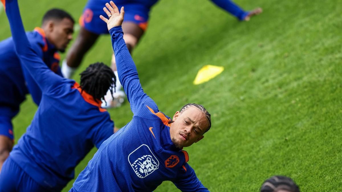 Xavi Simons en un entrenamiento con la selección de los Países Bajos
