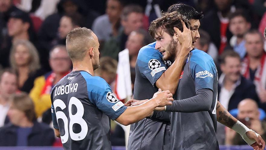 Mercado fichajes | El Nápoles cierra la puerta a la salida de Kvaratskhelia