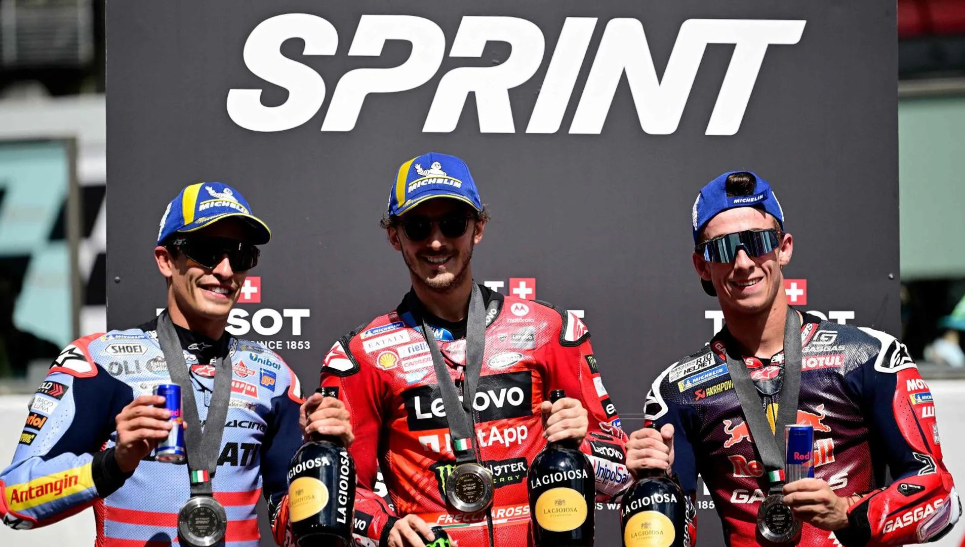 Bagnaia resiste el empuje de Márquez en el sprint de Mugello