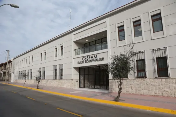 Intentó incendiar Cesfam de La Serena: Médico prófugo tras amenazar a directora y pacientes