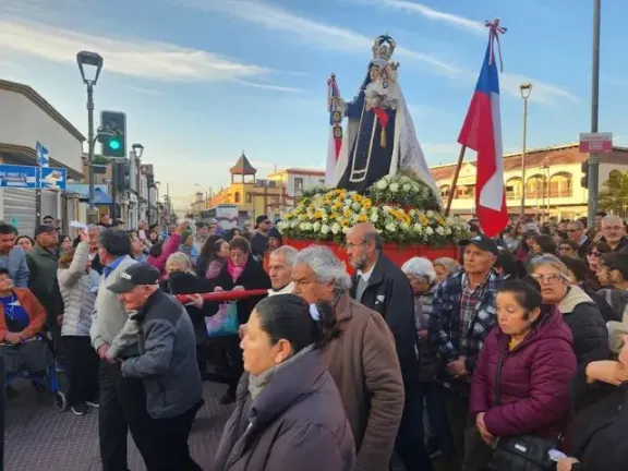 Fieles entregaron manifestaciones de amor y devoción a Nuestra Señora del Carmen