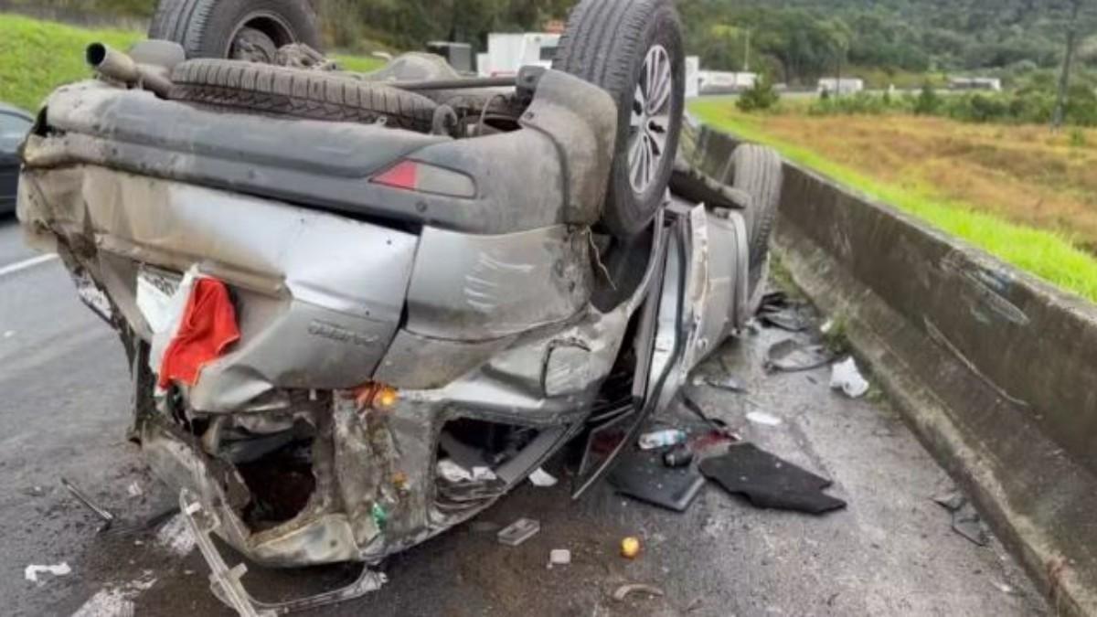Así quedó el vehículo de Dunga tras el accidente