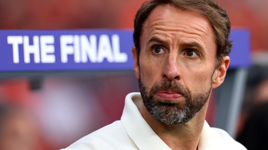 El rey de Inglaterra alaba el "brillante trabajo" de Southgate