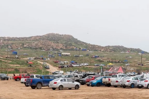 Palpitando la tradición: Familias ya comienzan a ocupar sus terrenos en La Pampilla de Coquimbo