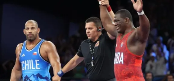Histórico: Yasmani Acosta no pudo ante el invencible Mijaín López y suma medalla de plata a Chile en JJOO