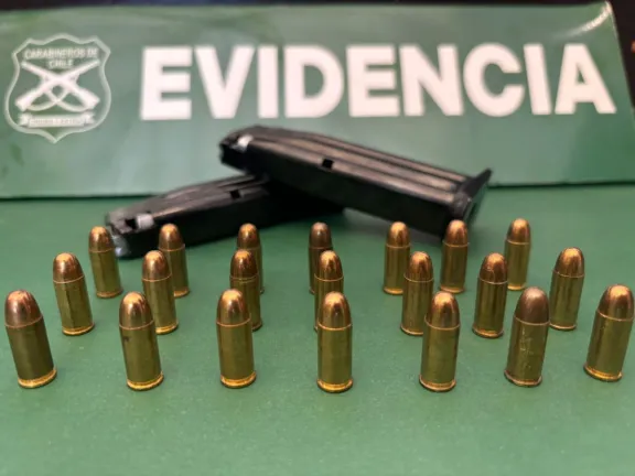 La Serena: Adulto mayor intentó abordar avión con balas de arma 9 milímetros