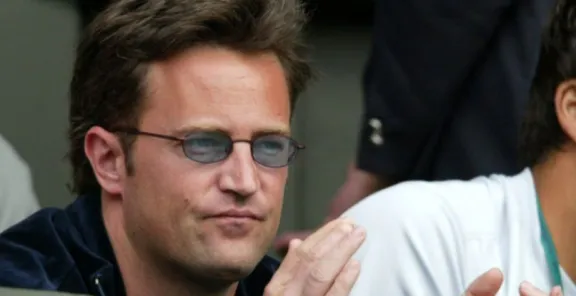 Controversia: Confirman cinco arrestos por muerte de actor Matthew Perry, Chandler de Friends