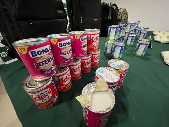 ¡No era leche condensada! Carabineros detectó tarros con cocaína durante fiscalización carretera: dos detenidos