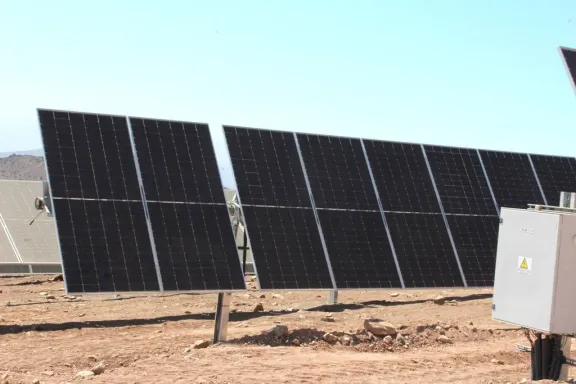 Buenas noticias: Aprueban parque fotovoltaico y un sistema de almacenamiento por US$ 370 millones