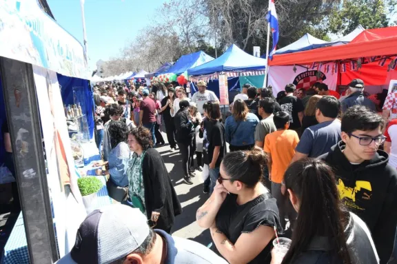 Panorama imperdible: Aniversario 480 de La Serena culmina con tradicional verbena serenense