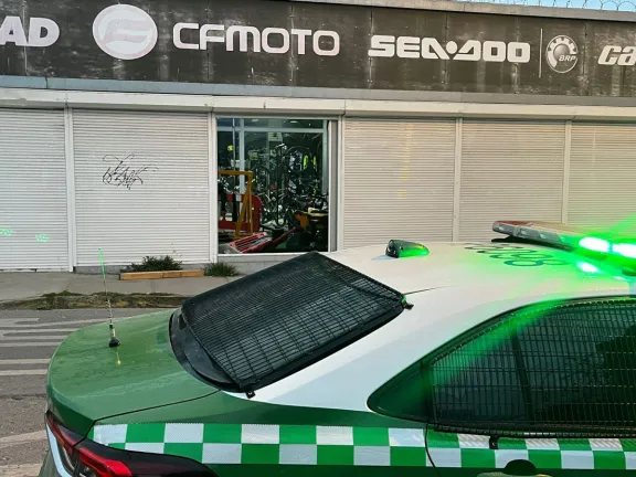 Violento robo en tienda de motocicletas en La Serena: Delincuentes sustraen $15 millones en accesorios