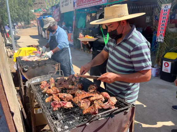 Cortes, aderezos y trucos: la visión de parrilleros para lograr el asado perfecto en Fiestas Patrias