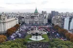 15 de octubre: reclaman a la CGT un paro general activo contra el DNU 70/23