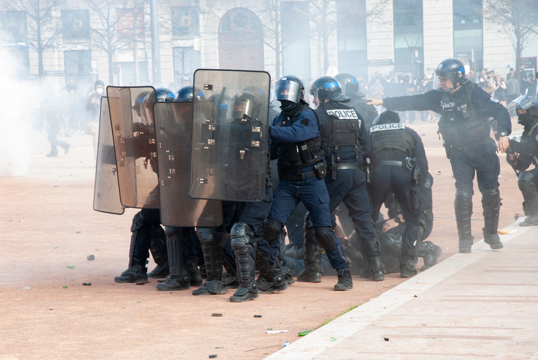 Francia: el Gobierno de Macron endurece las restricciones al derecho de manifestación