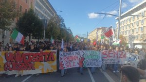 Italia vive una huelga general con protestas contra el rearme y el encarecimiento de la vida