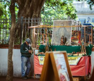 La Feria del Libro de Flores vuelve con el lema “Usá el martillo”