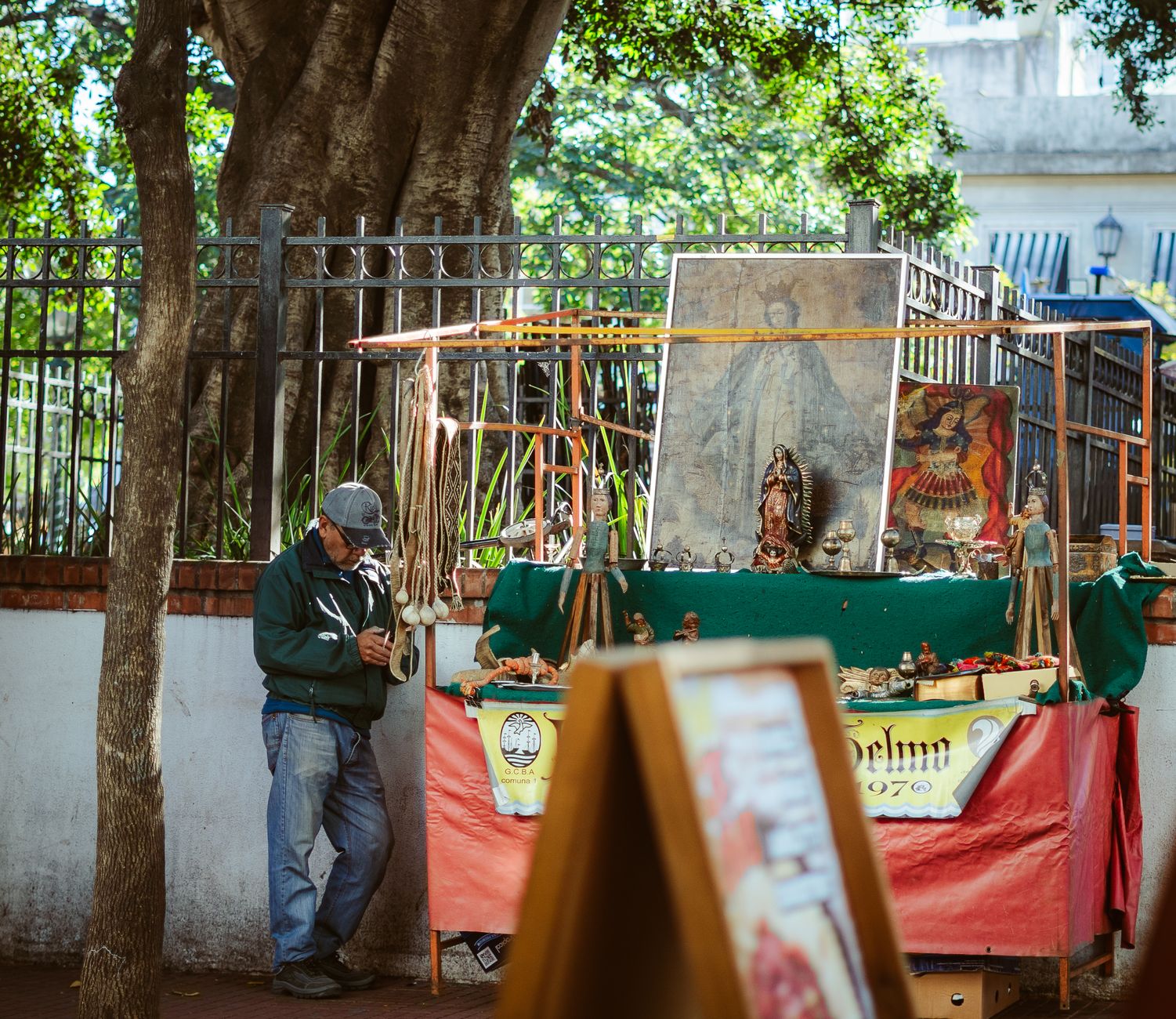 La Feria del Libro de Flores vuelve con el lema “Usá el martillo”