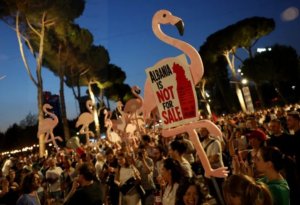 Protestas en Albania: la juventud cuestiona el proyecto turístico ligado a la familia Trump