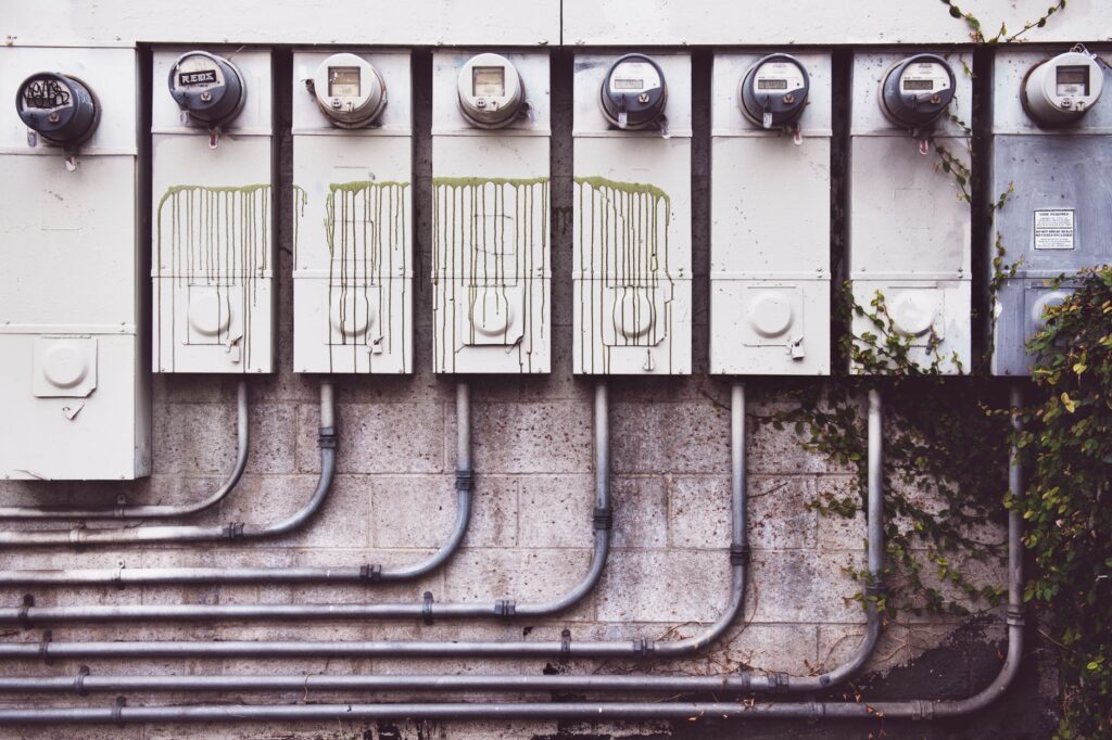 Tarifas eléctricas: hogares sin subsidios superan los $100.000 mensuales en varias provincias